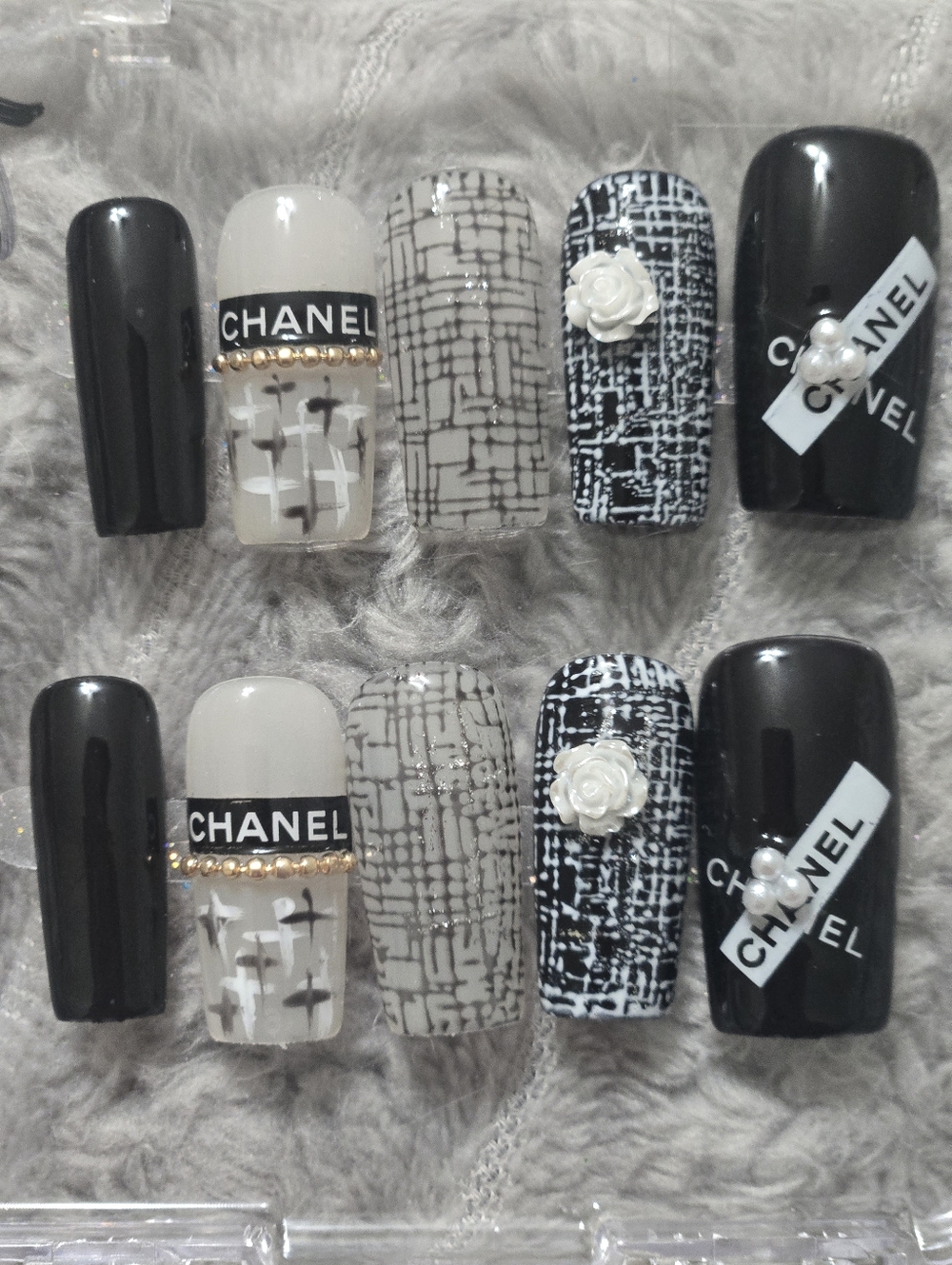 Designer Inspired Black & White Logo Accent Press-On Nail Set